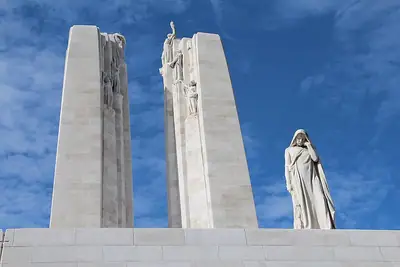 Les deux pylônes du Mémorial national canadien de Vimy