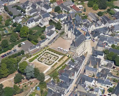 Vista aérea del castillo de Langeais desde el sur