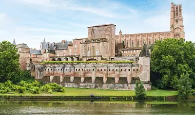 Le palais de la Berbie et la cathédrale Sainte-Cécile à Albi