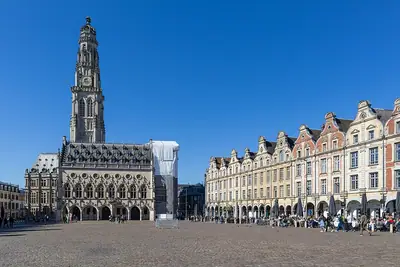 Le beffroi et l’hôtel de ville d’Arras