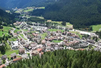Canazei vu du nord-ouest