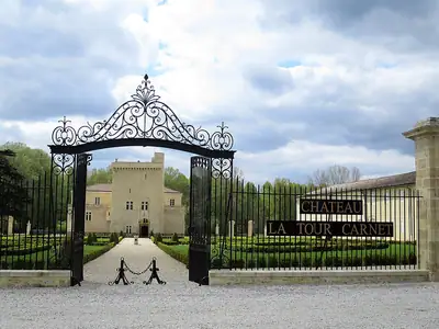 The entrance of Château La Tour Carnet