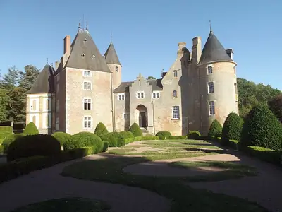 The west façade of the Château de Blancafort
