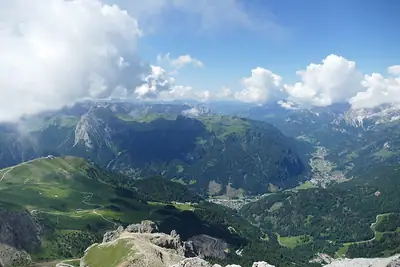 La vallée de Fassa vue depuis le Sass Pordoi