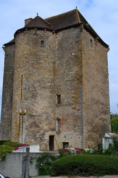The keep of La Châtre