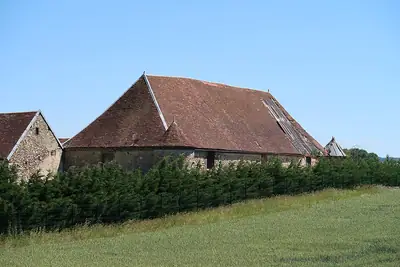 La grange cistercienne de Touchebœuf à Lailly