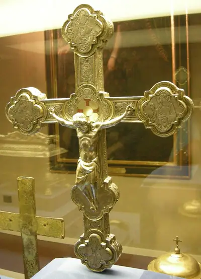 Ein Prozessionskreuz von etwa 1425 aus der Werkstatt Ghibertis