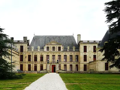 La façade du château d’Oiron