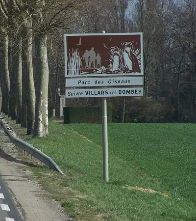 Het toegangsbord van het Parc des Oiseaux in Villars-les-Dombes