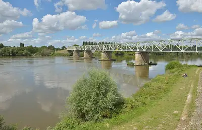 De brug over de Loire bij Thouaré-sur-Loire